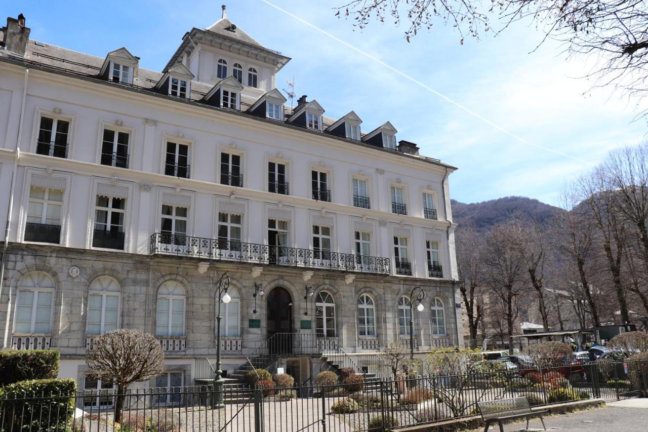 Le Palais D'Etigny Apartment Bagneres-de-Luchon ภายนอก รูปภาพ