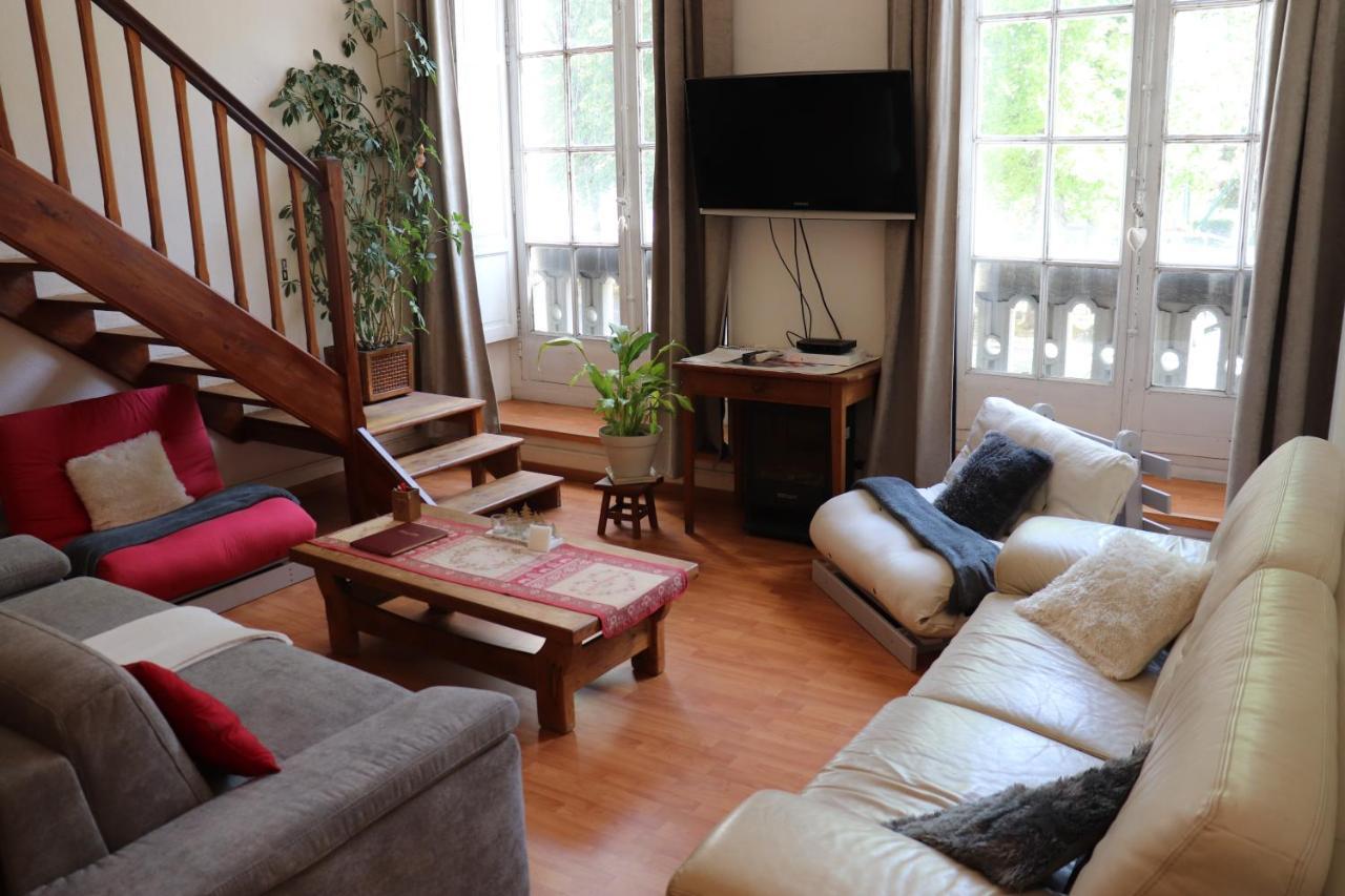 Le Palais D'Etigny Apartment Bagneres-de-Luchon ภายนอก รูปภาพ